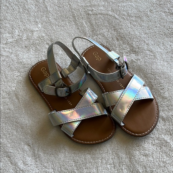 GAP Silver Metallic Sandals Casual Flip Flops - Picture 1 of 3
